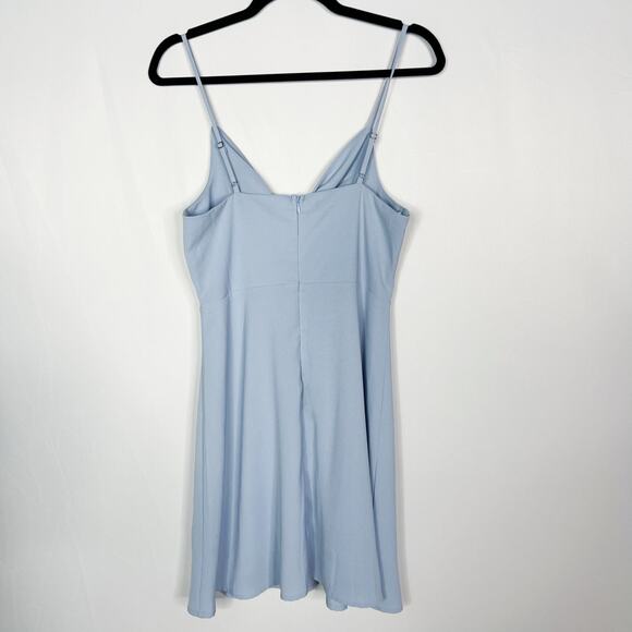 She + Sky Blue Medium M Twist Front Keyhole Mini Dress Casual Summer VNeck - Picture 2 of 10
